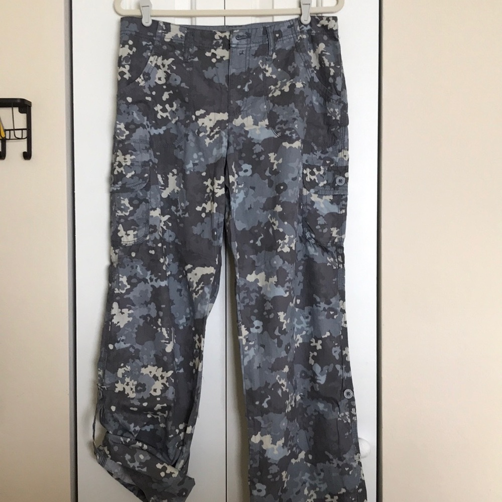 Camp cargo pant.